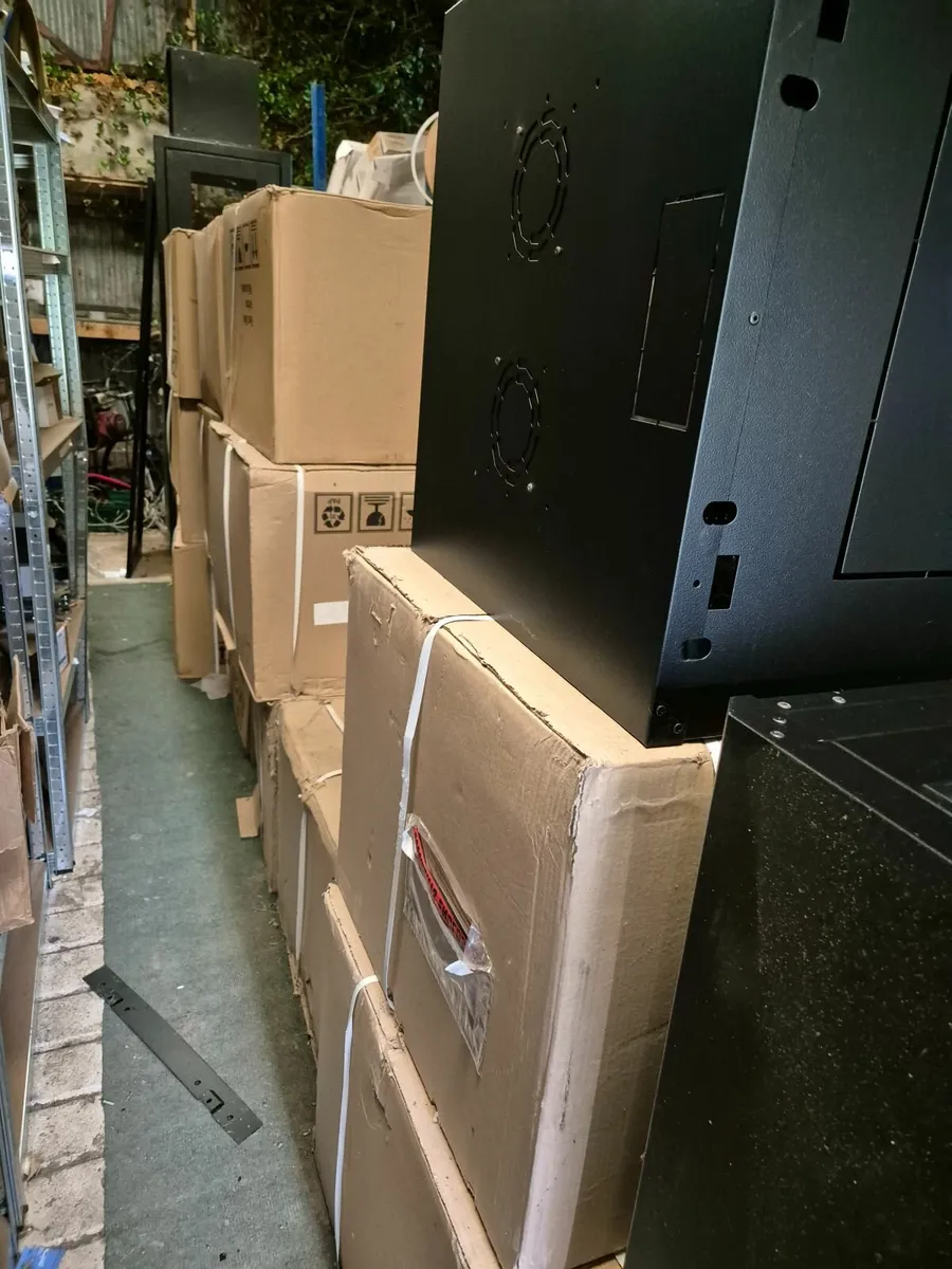 DIGITUS 9U wall mounting cabinet/s (18 available) - Image 4