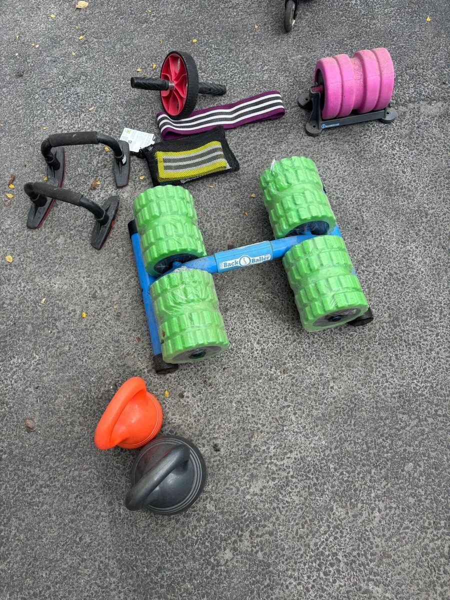 Various gym equipment - Image 3