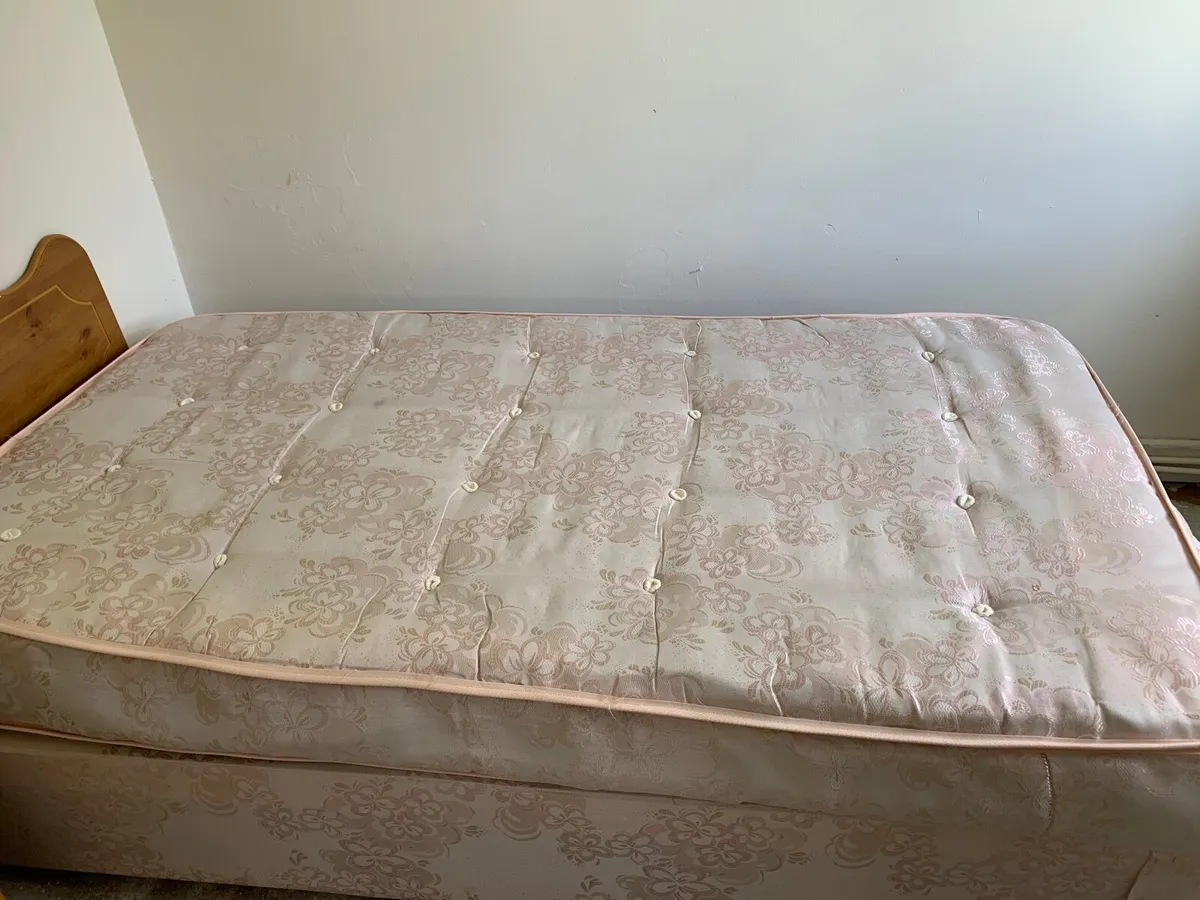 4 ft bed  - mattress and base - Image 1