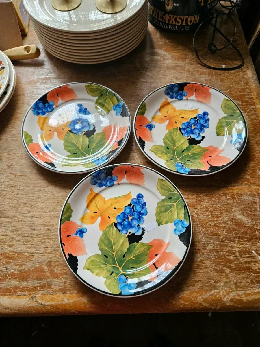 Vintage Arklow Pottery Noritake Plates x 3 - Image 1