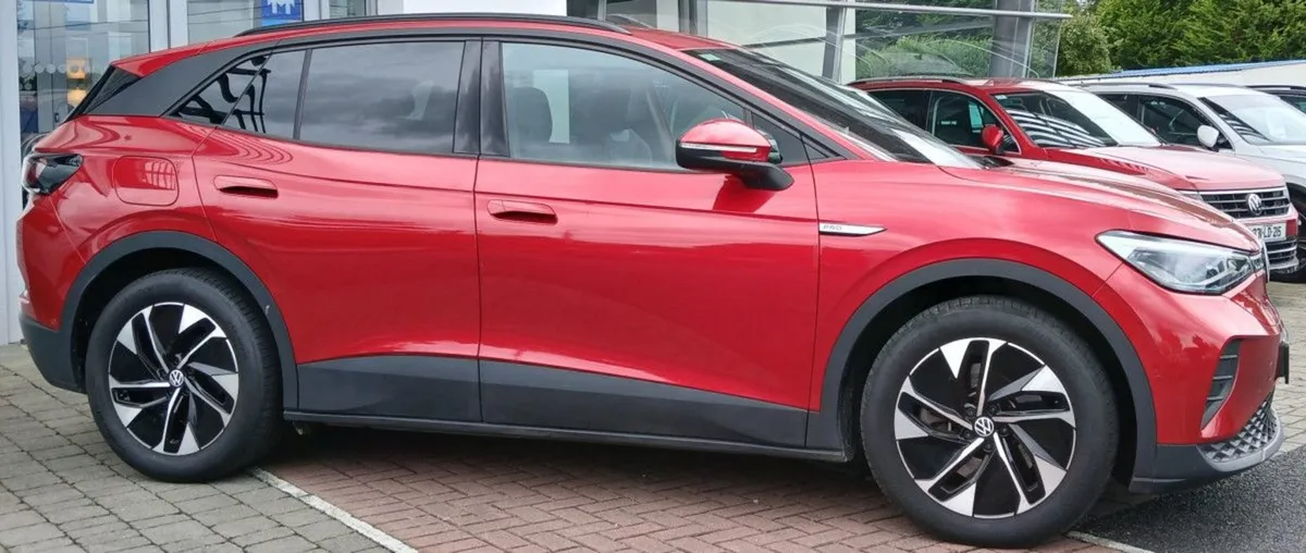 Volkswagen ID.4 Life DX 77kwh 174HP  fully Electr - Image 2