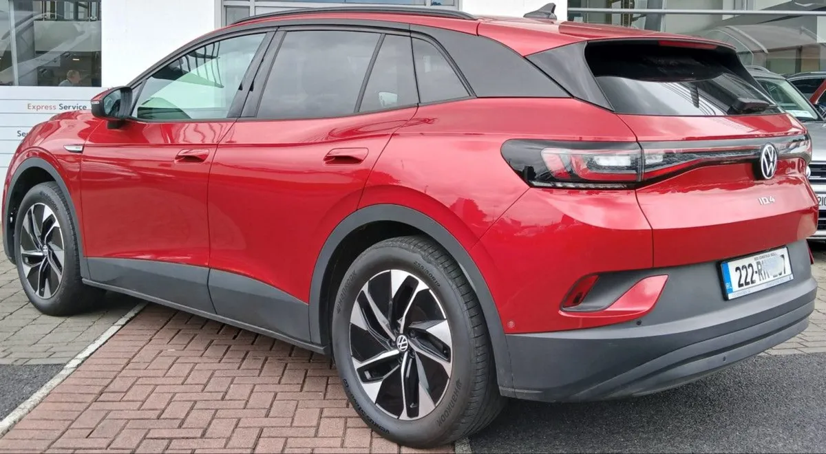 Volkswagen ID.4 Life DX 77kwh 174HP  fully Electr - Image 4
