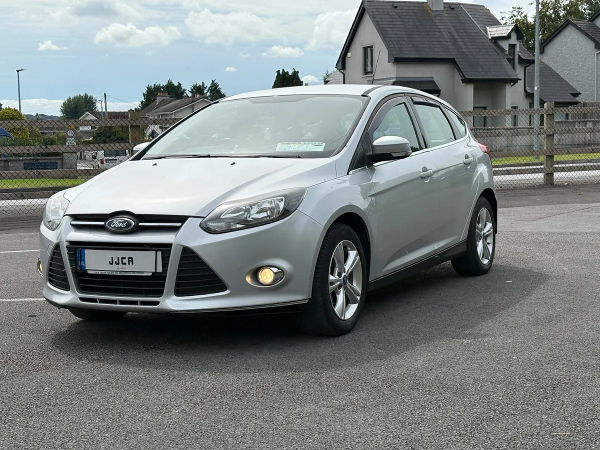 ABSOLUTELY IMMACULATE 2012 DIESEL FORD FOCUS - Image 2