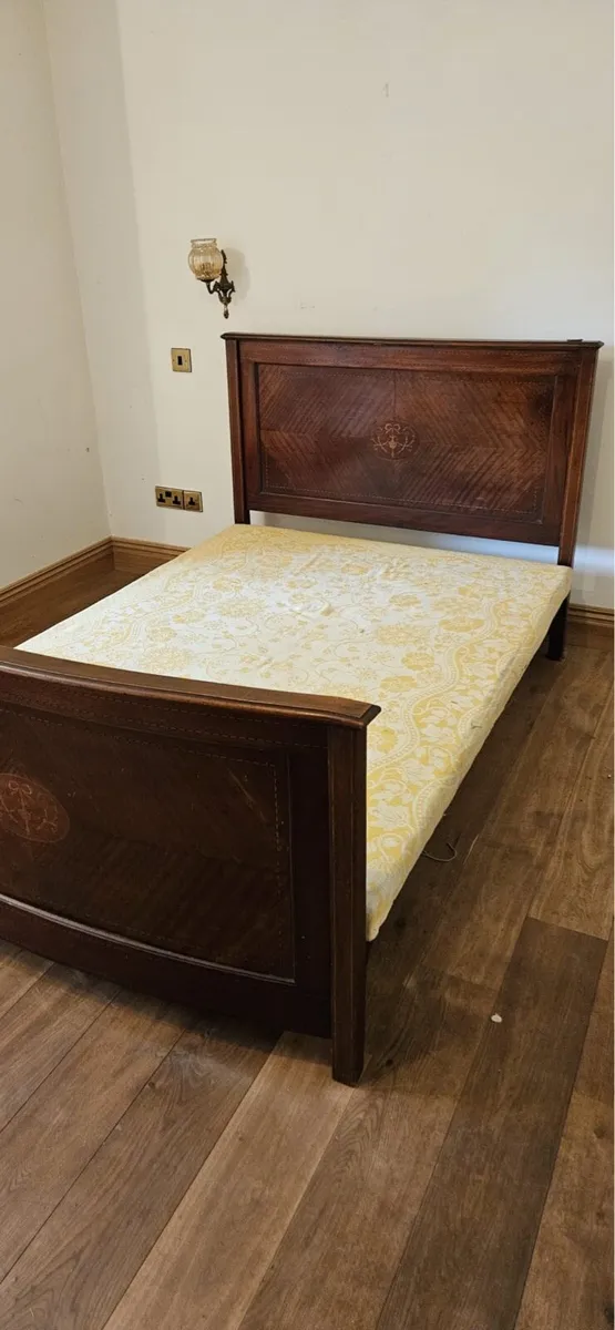 Vintage Bed Double - Image 1