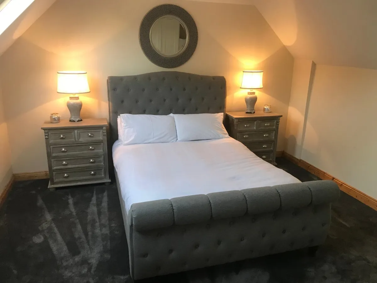 Grey Upholstered King Size Sleigh Bed – Immaculate