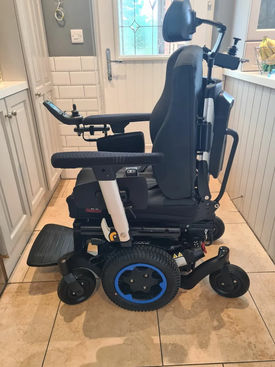 Quickie Q500M Power Wheelchair – Fully Loaded - Image 4