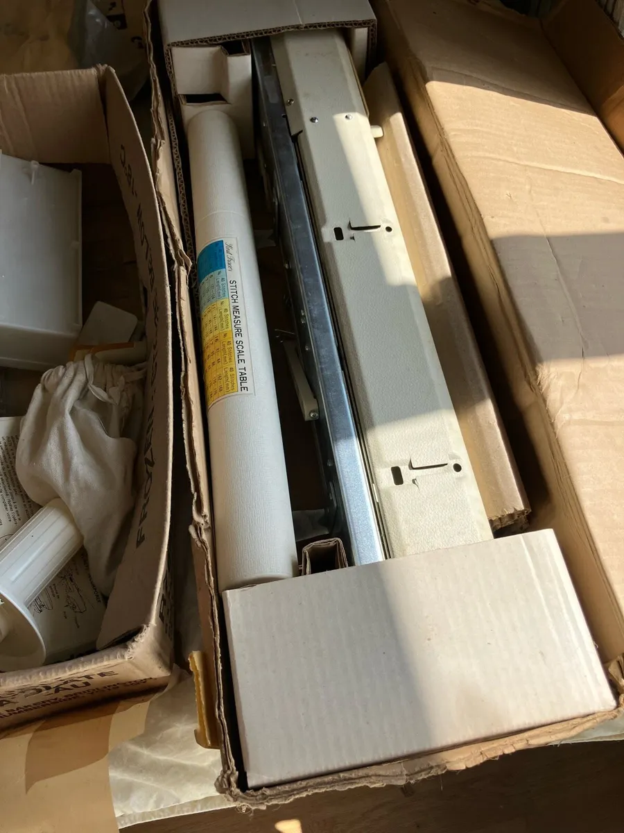 Knitting machine and patterns - Image 3