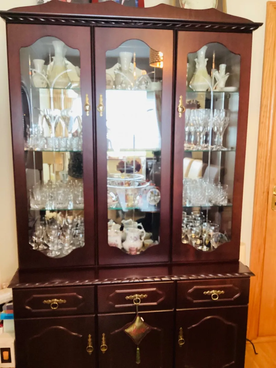 Display Cabinet - Image 1