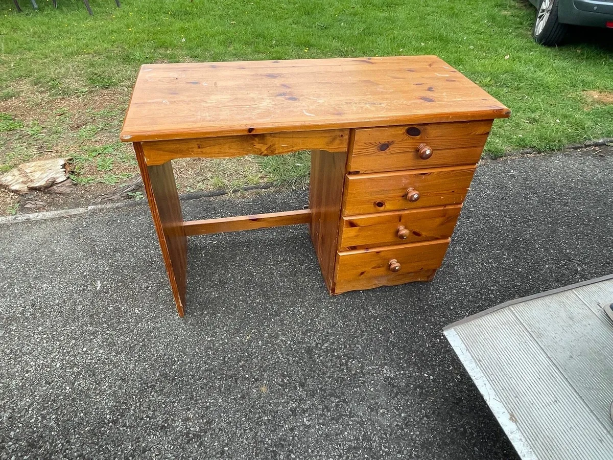 Pine study desk - Image 1