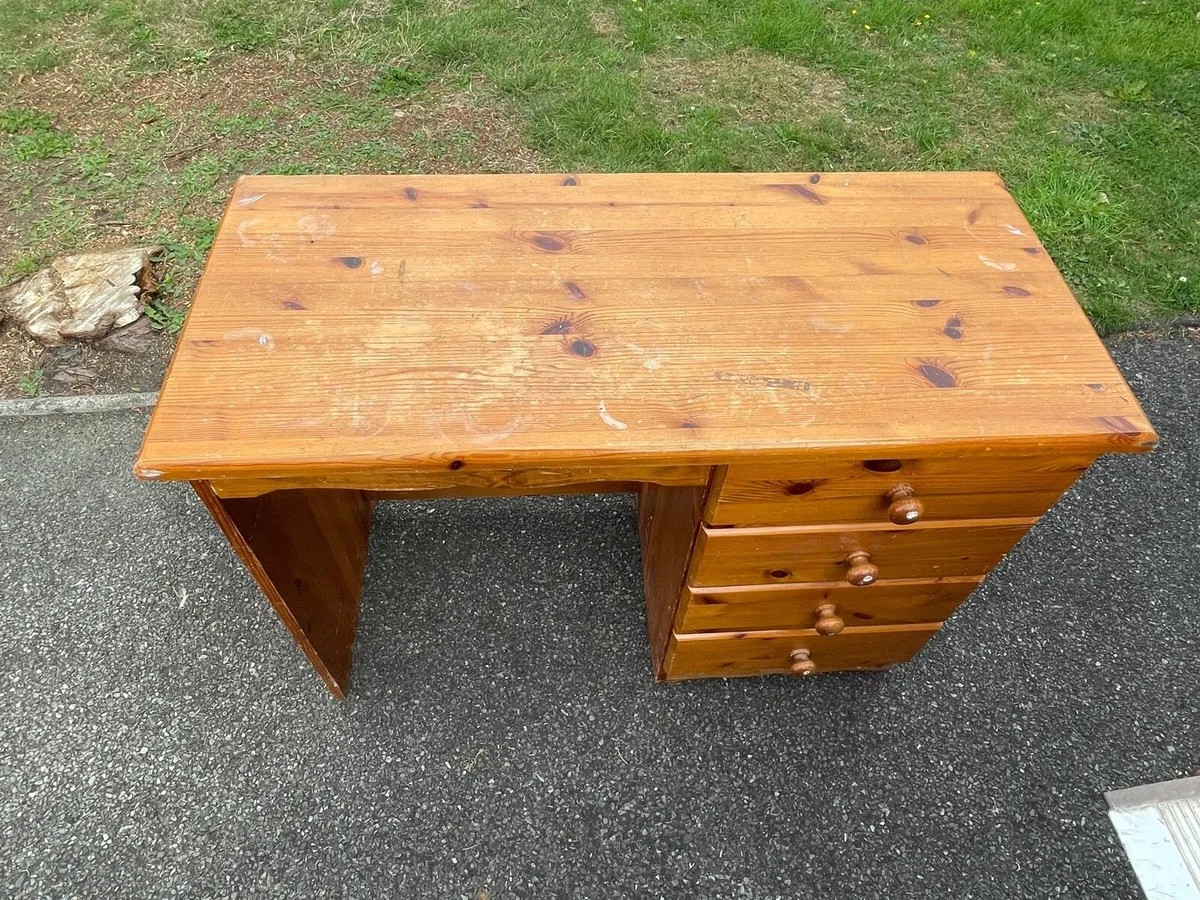 Pine study desk - Image 2