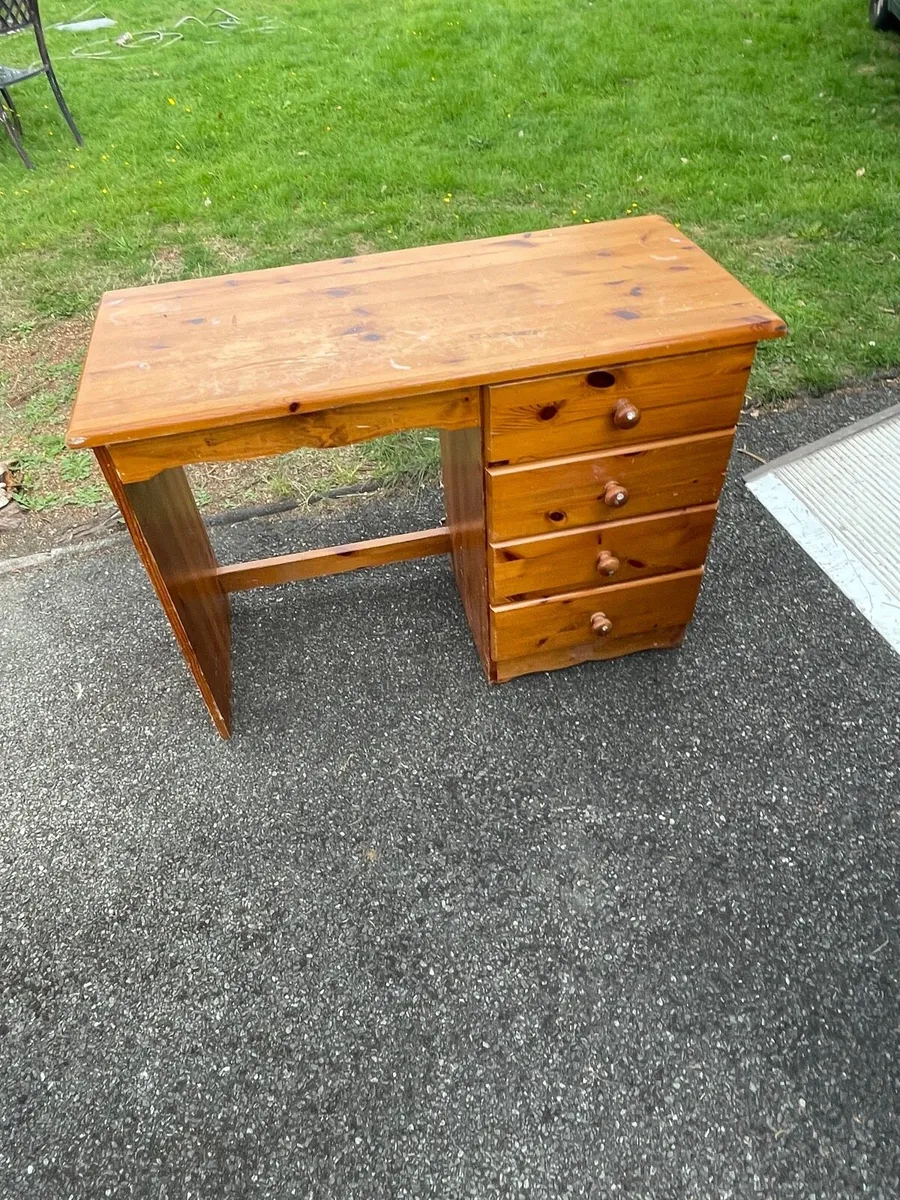 Pine study desk - Image 3
