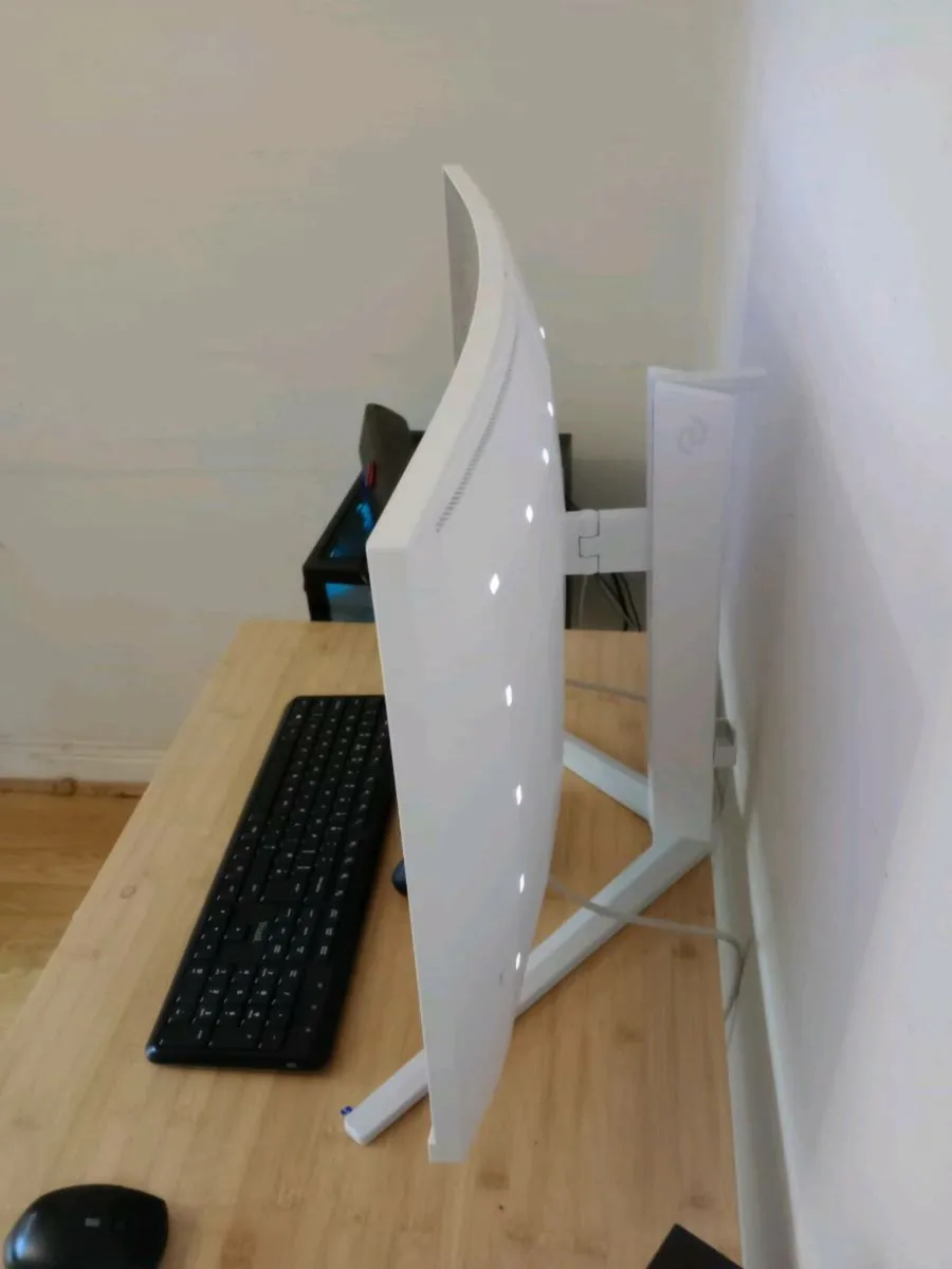 Philips 32" Monitor - Image 2