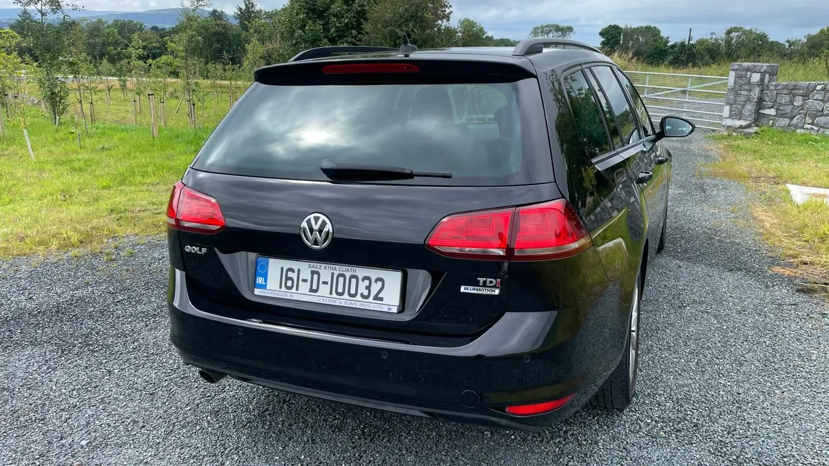 VW Golf Estate 1.6 TDI 110HP Blue Motion - Image 4