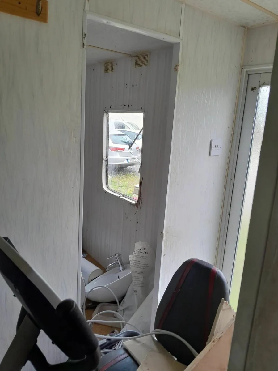 Caravan for spares or repair FREE TO TAKE AWAY - Image 2