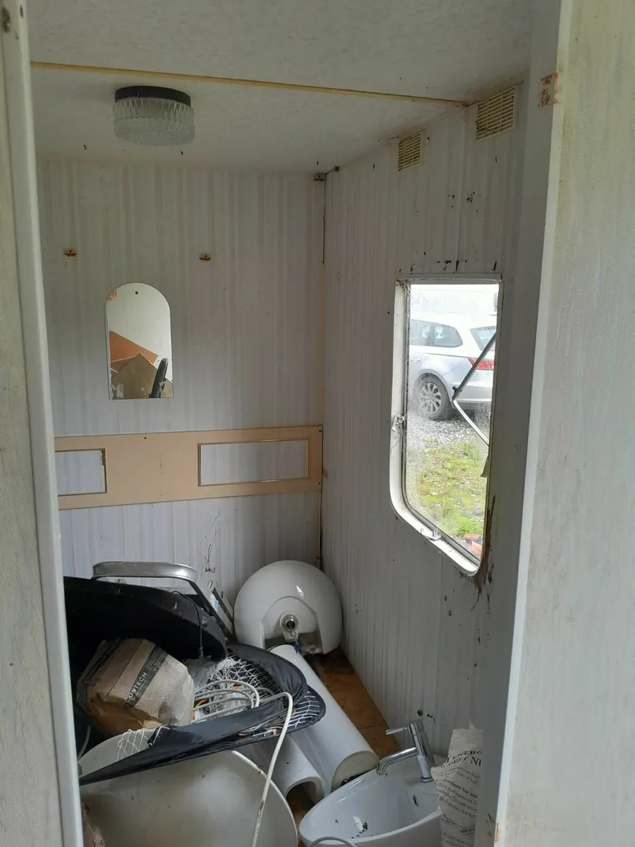 Caravan for spares or repair FREE TO TAKE AWAY - Image 3