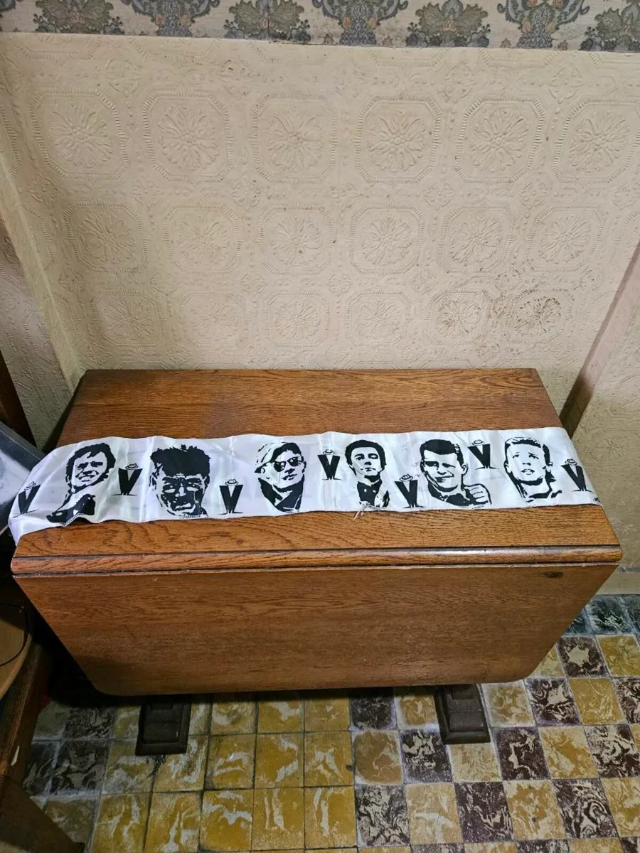 Vintage Retro 1980's Madness Scarf - Image 4