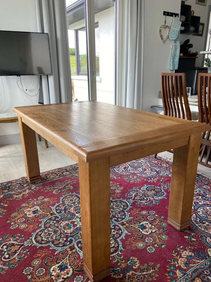 Solid oak 6 seat dining table - Image 2