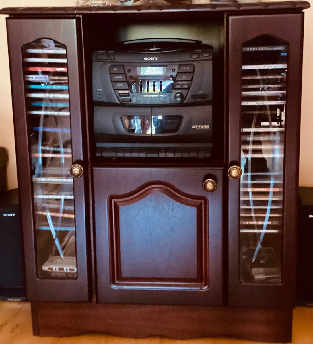 Cabinet - Image 1