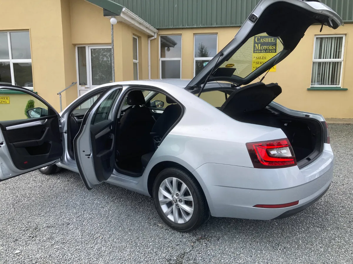 AMBITION TSI 115HP Showroom Condition 1 Owner - Image 4