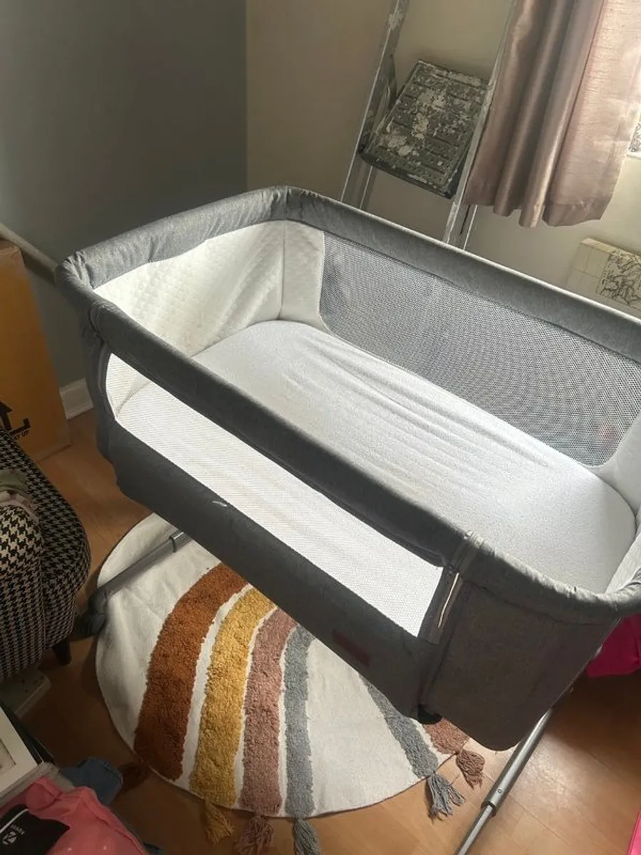 Baby Elegance Dote Bedside crib - Image 1