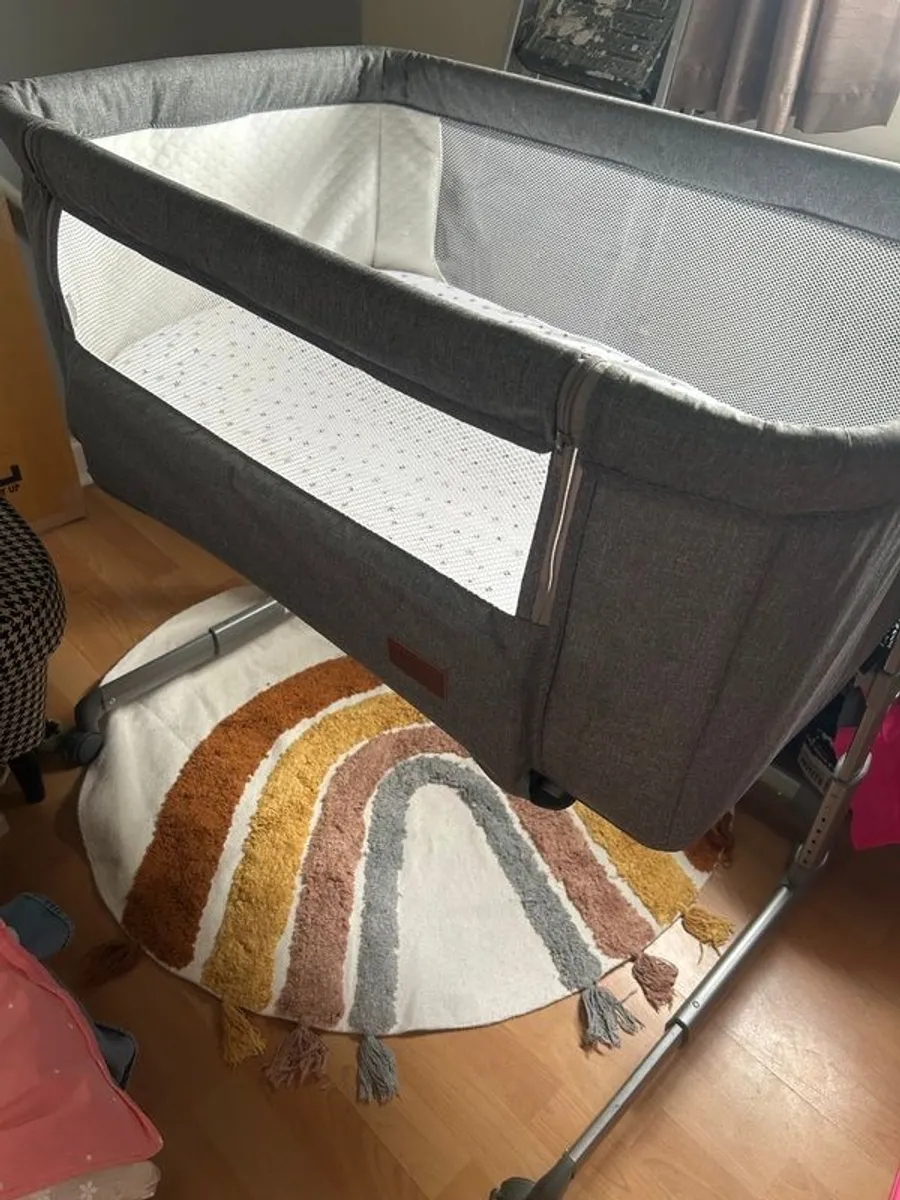 Baby Elegance Dote Bedside crib - Image 2