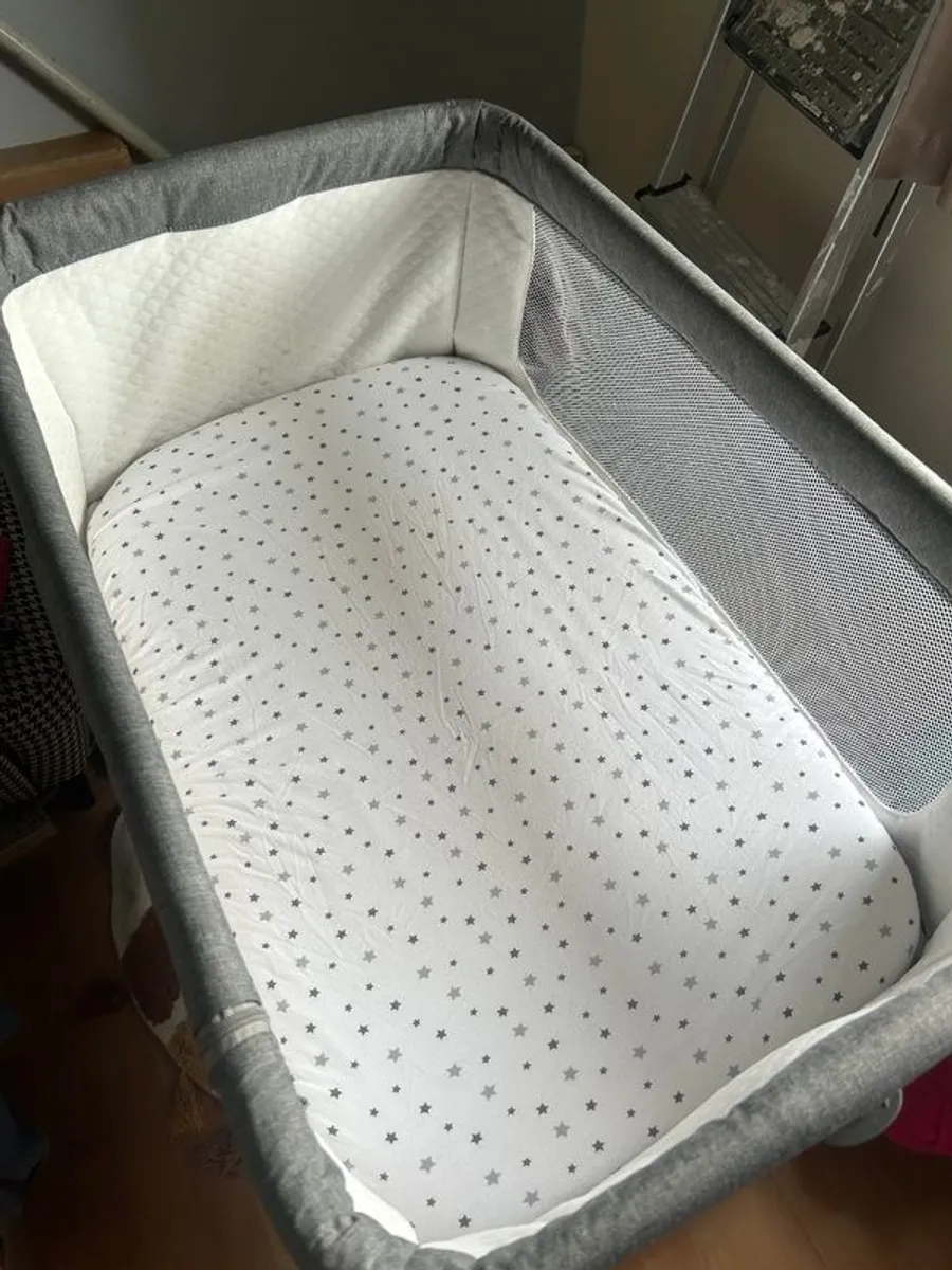 Baby Elegance Dote Bedside crib - Image 3