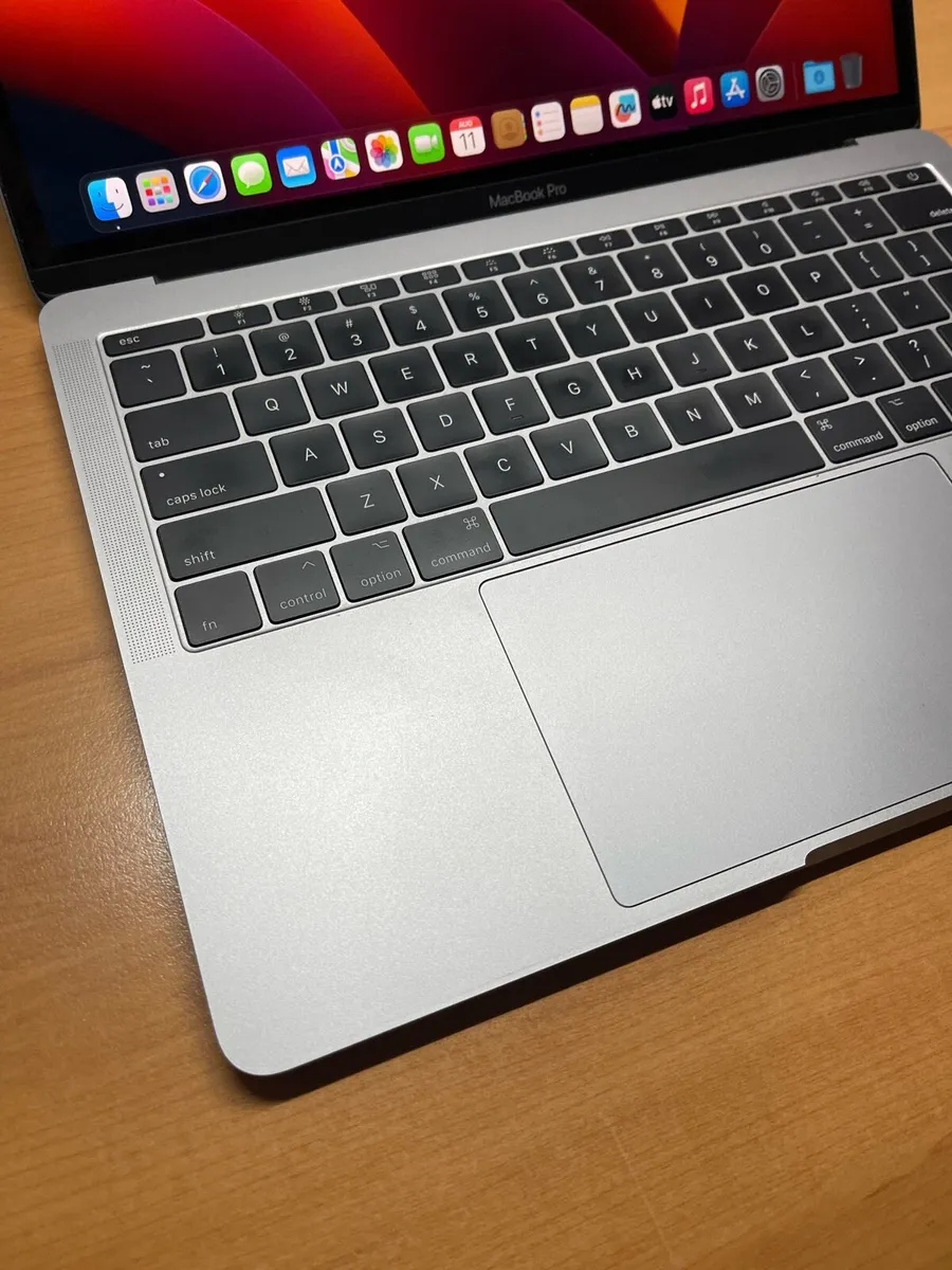 MacBook Pro 13 2017 i5 pro - Image 3