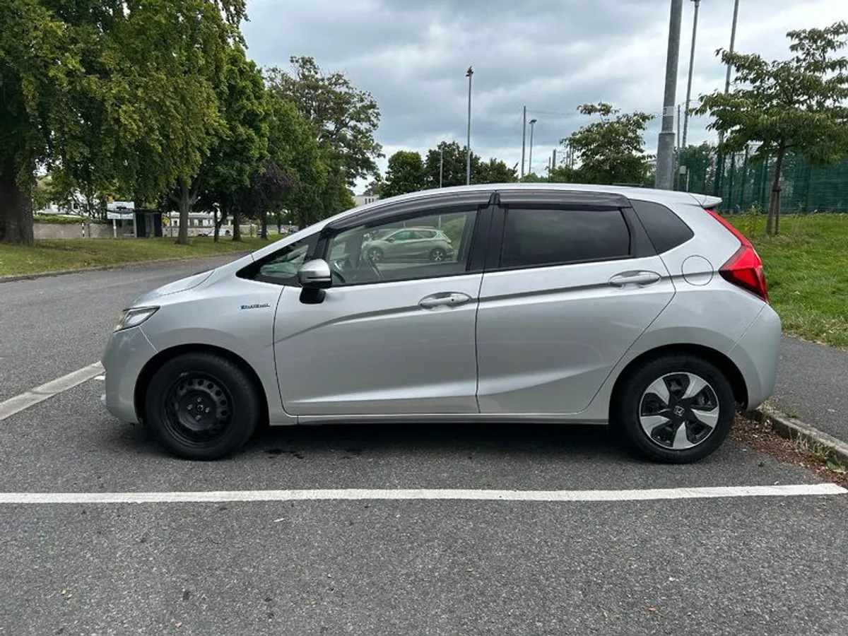 2017 Honda Fit - Image 4