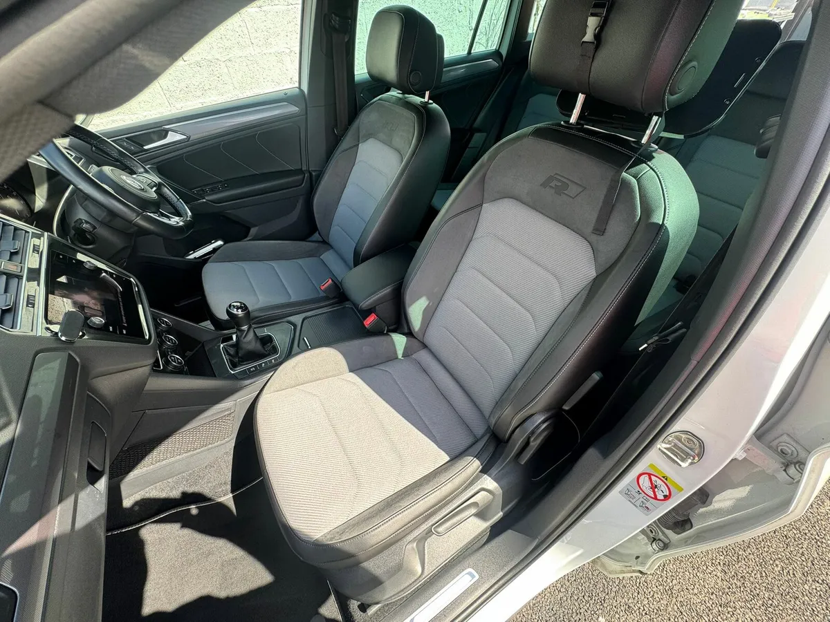 2017 (172) Tiguan R- Line White 150 bph Diesel - Image 4