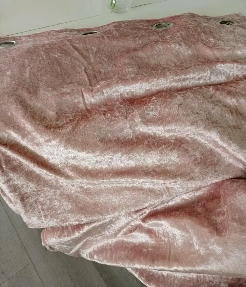 Pink velvet curtains for sale in good condition - Image 2