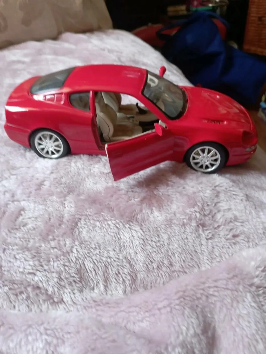 BbURAGO MASERATI 3200GT 1998 DIE -CAST SPORT CARS. - Image 1
