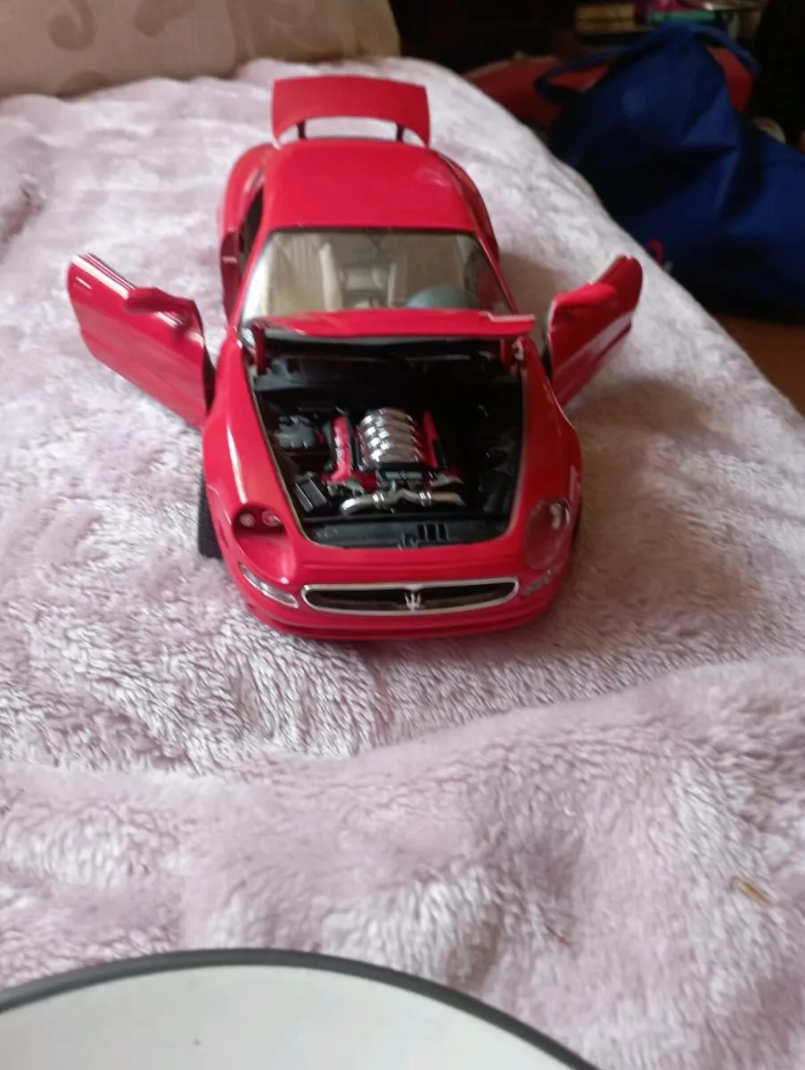 BbURAGO MASERATI 3200GT 1998 DIE -CAST SPORT CARS. - Image 2