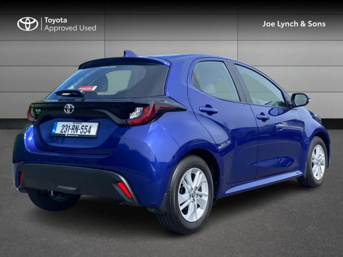 Toyota Yaris YARIS 1.0 LUNA - Image 2