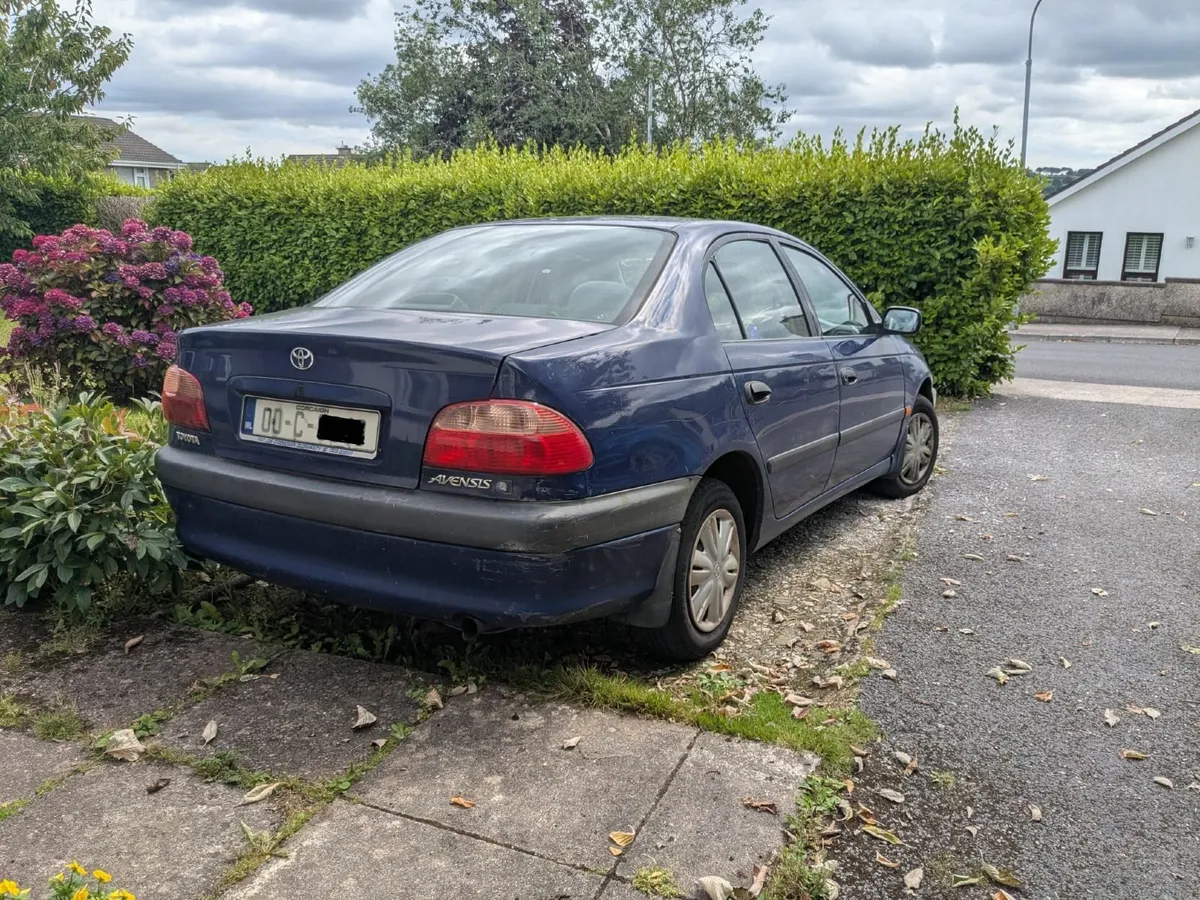 Toyota Avensis 1.6 Petrol - Image 3