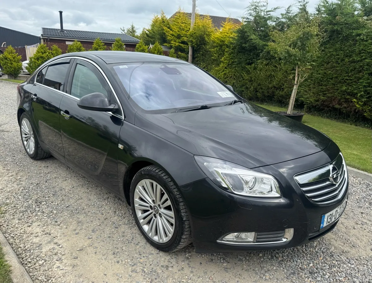 Opel Insignia - Image 1