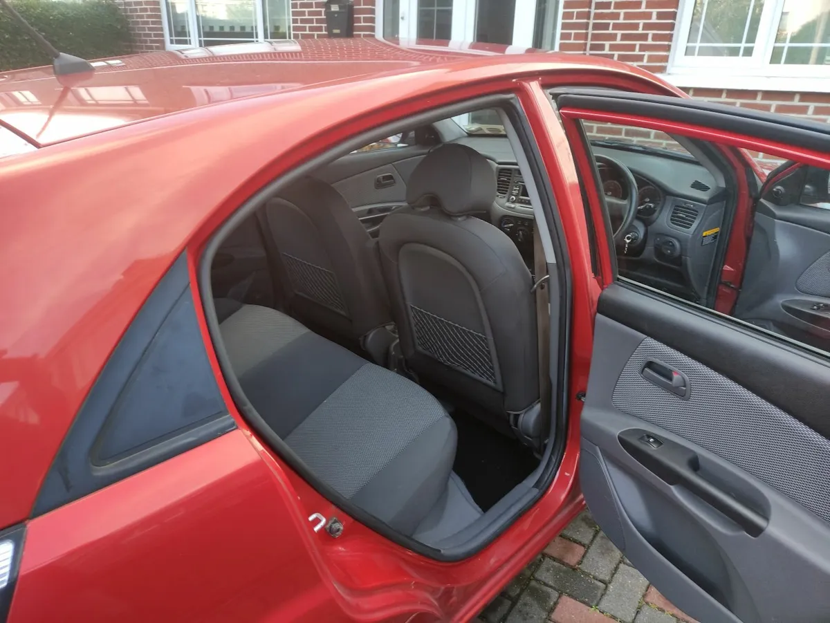 Kia Rio 2011 Low mileage in excellent condition - Image 4