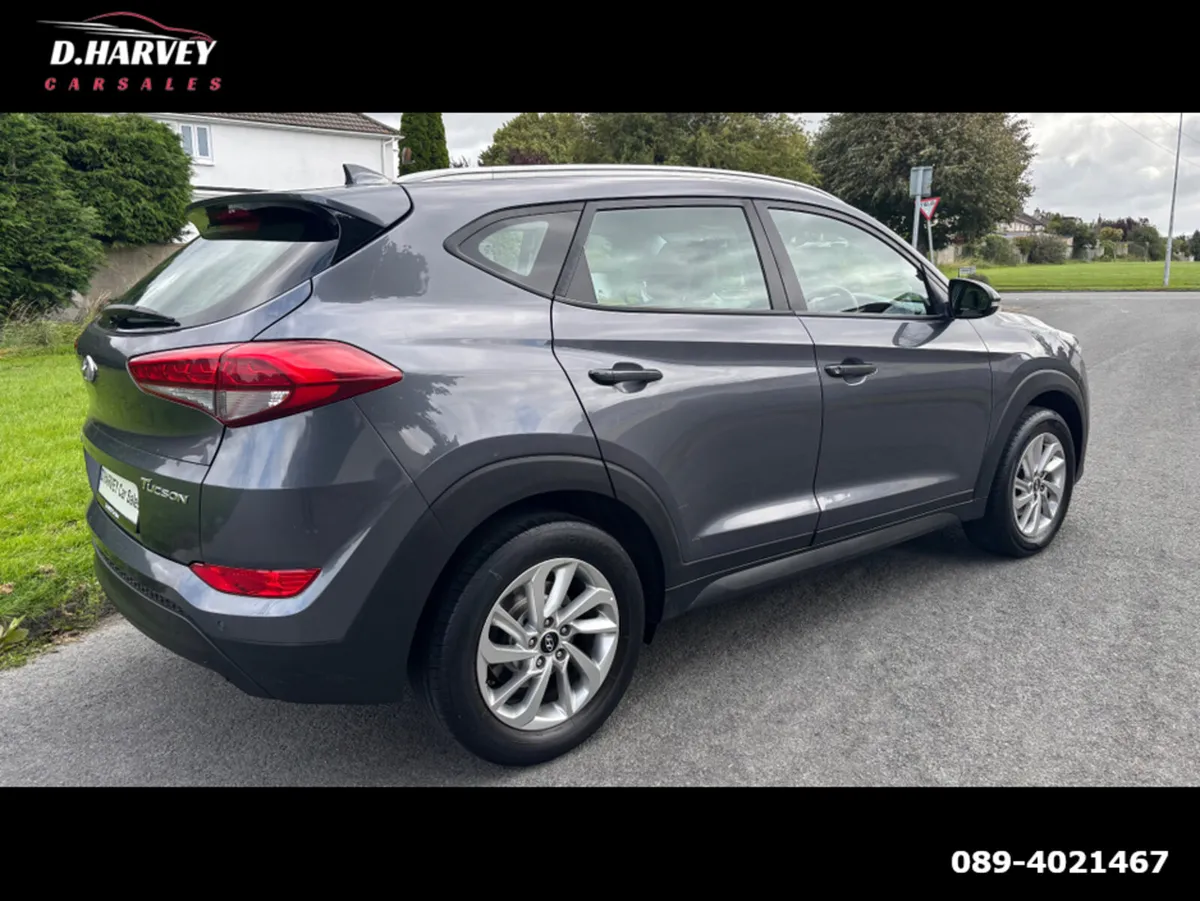 Hyundai Tucson 1.7D SE NAV**Full Leather**Low Mile - Image 3
