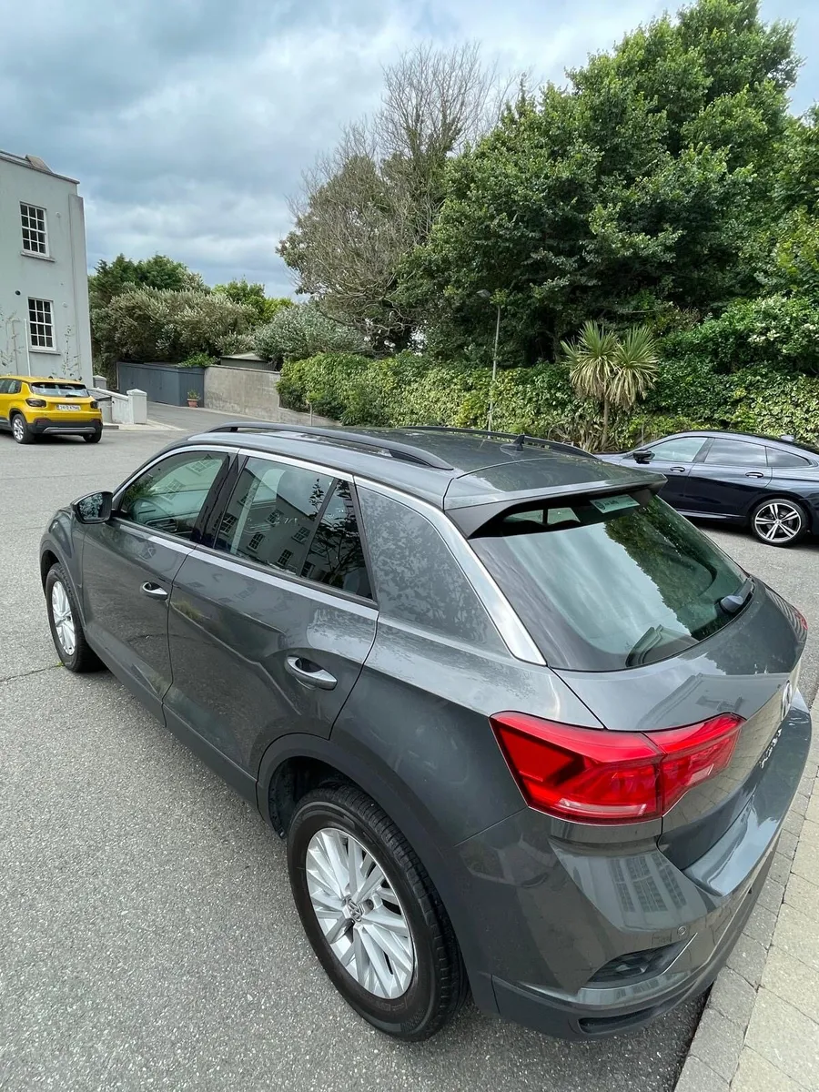 Car - Image 1