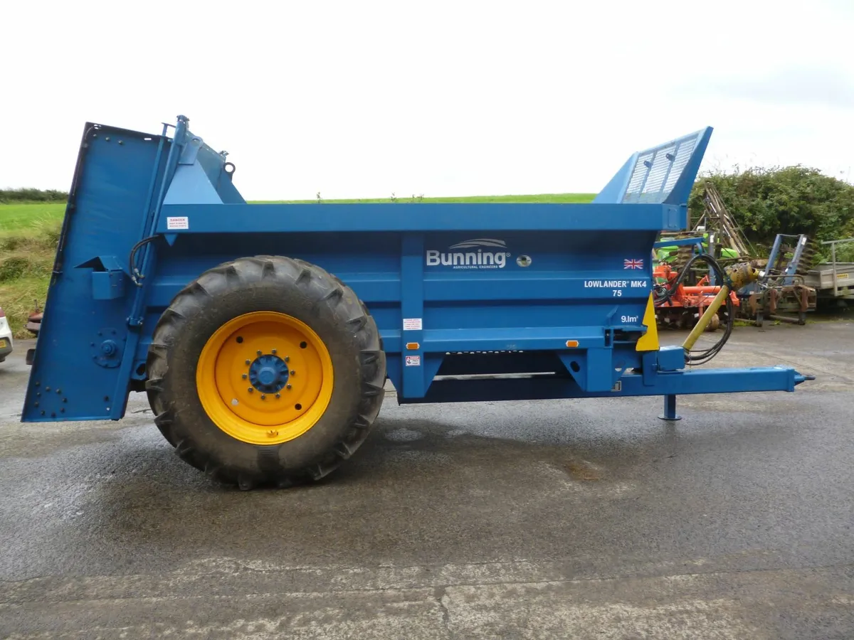 Bunning Rear Discharge Spreader - Image 1