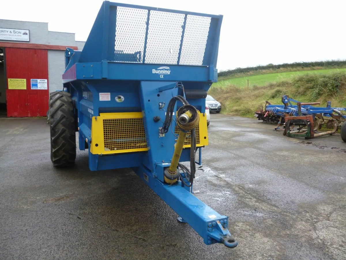 Bunning Rear Discharge Spreader - Image 3