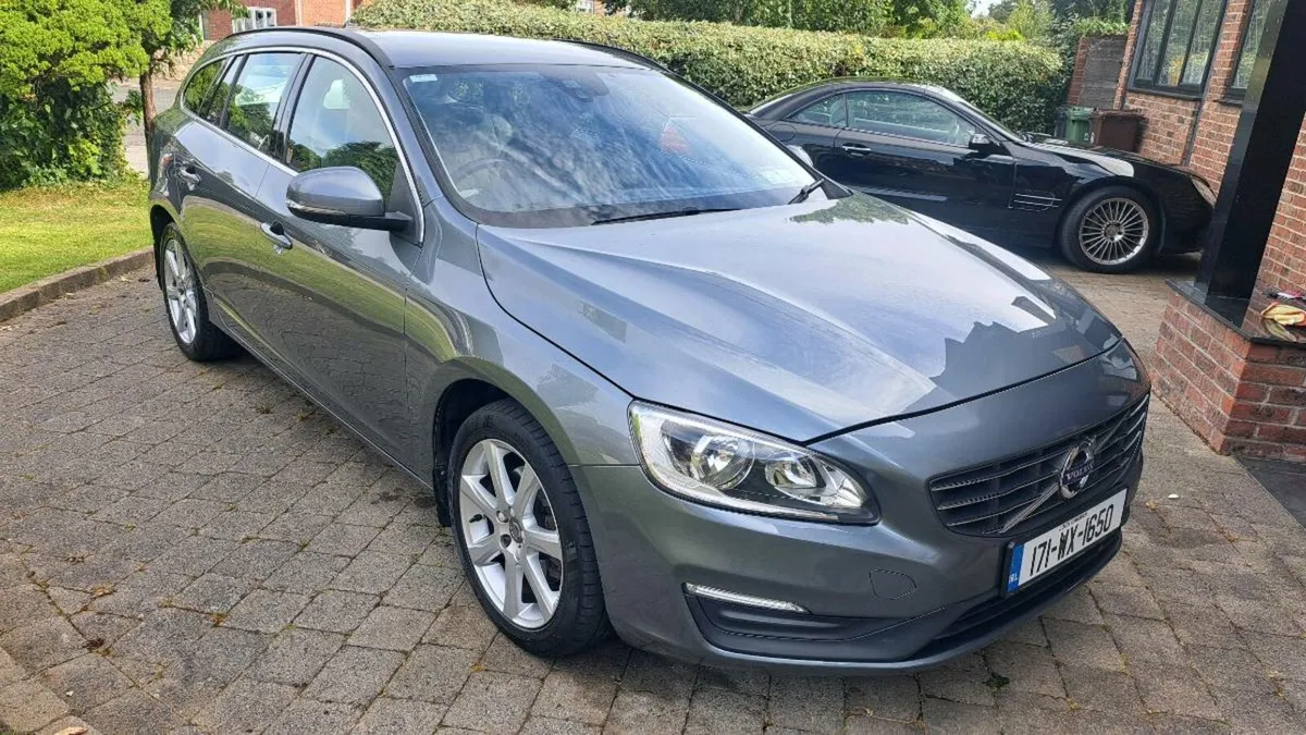 VOLVO V60 D2 ESTATE 2017 ONLY 136000 KLMS - Image 1
