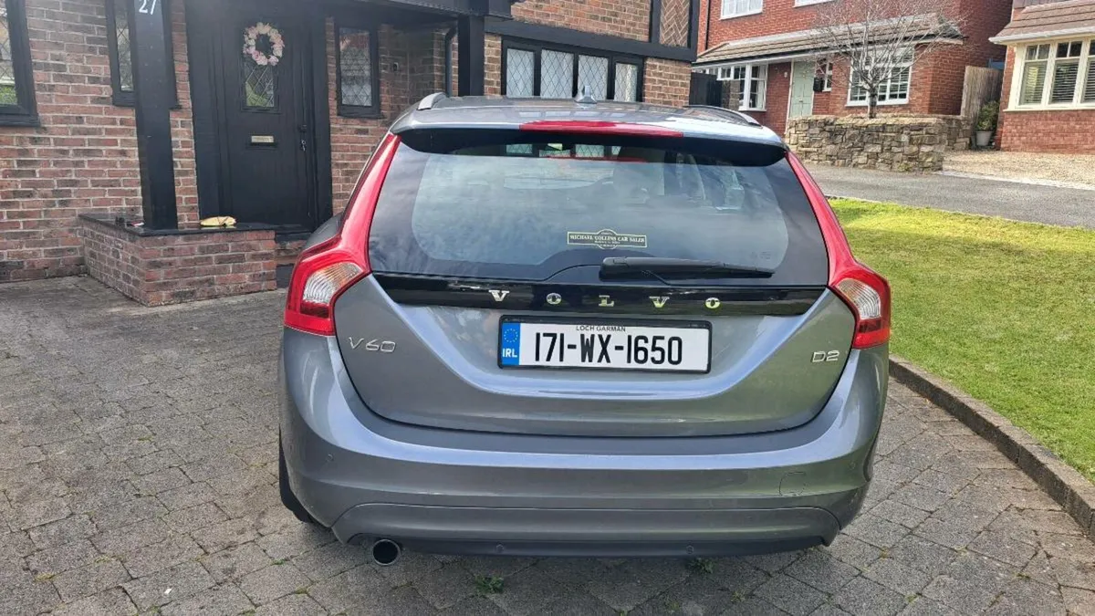 VOLVO V60 D2 ESTATE 2017 ONLY 136000 KLMS - Image 2