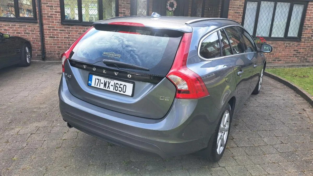 VOLVO V60 D2 ESTATE 2017 ONLY 136000 KLMS - Image 3