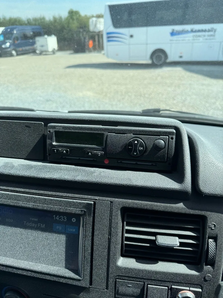 Minibus - Image 4
