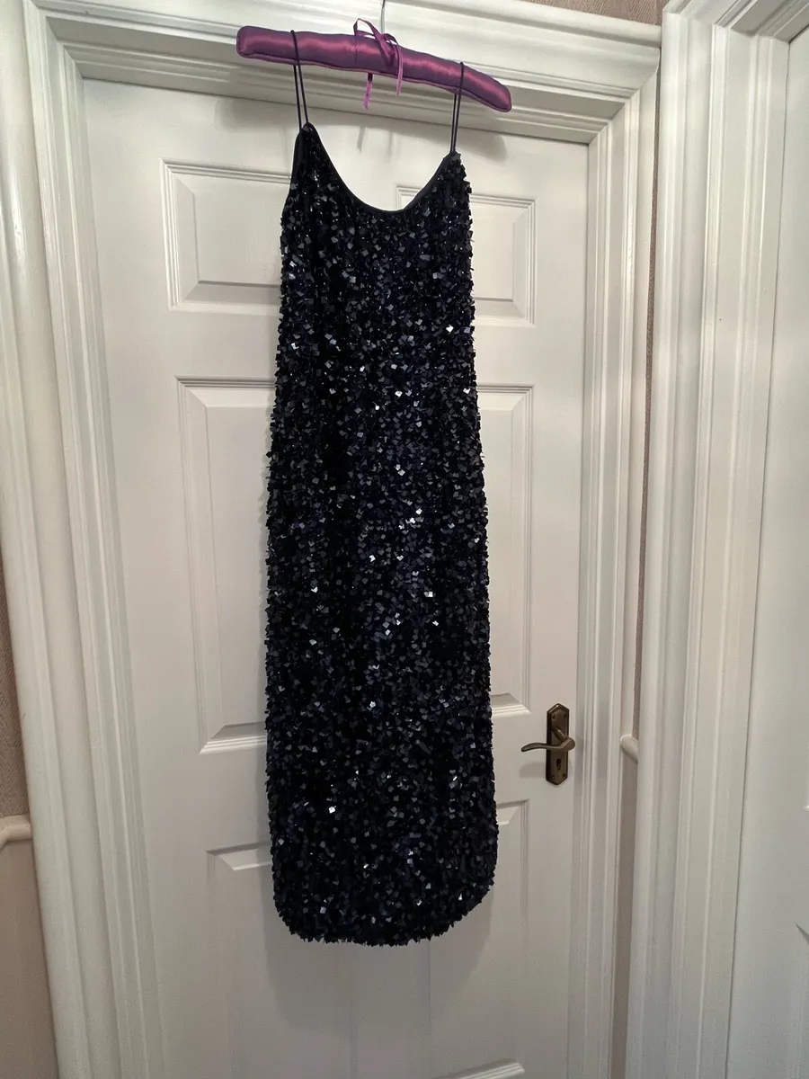 Ladies evening dresses - Image 1