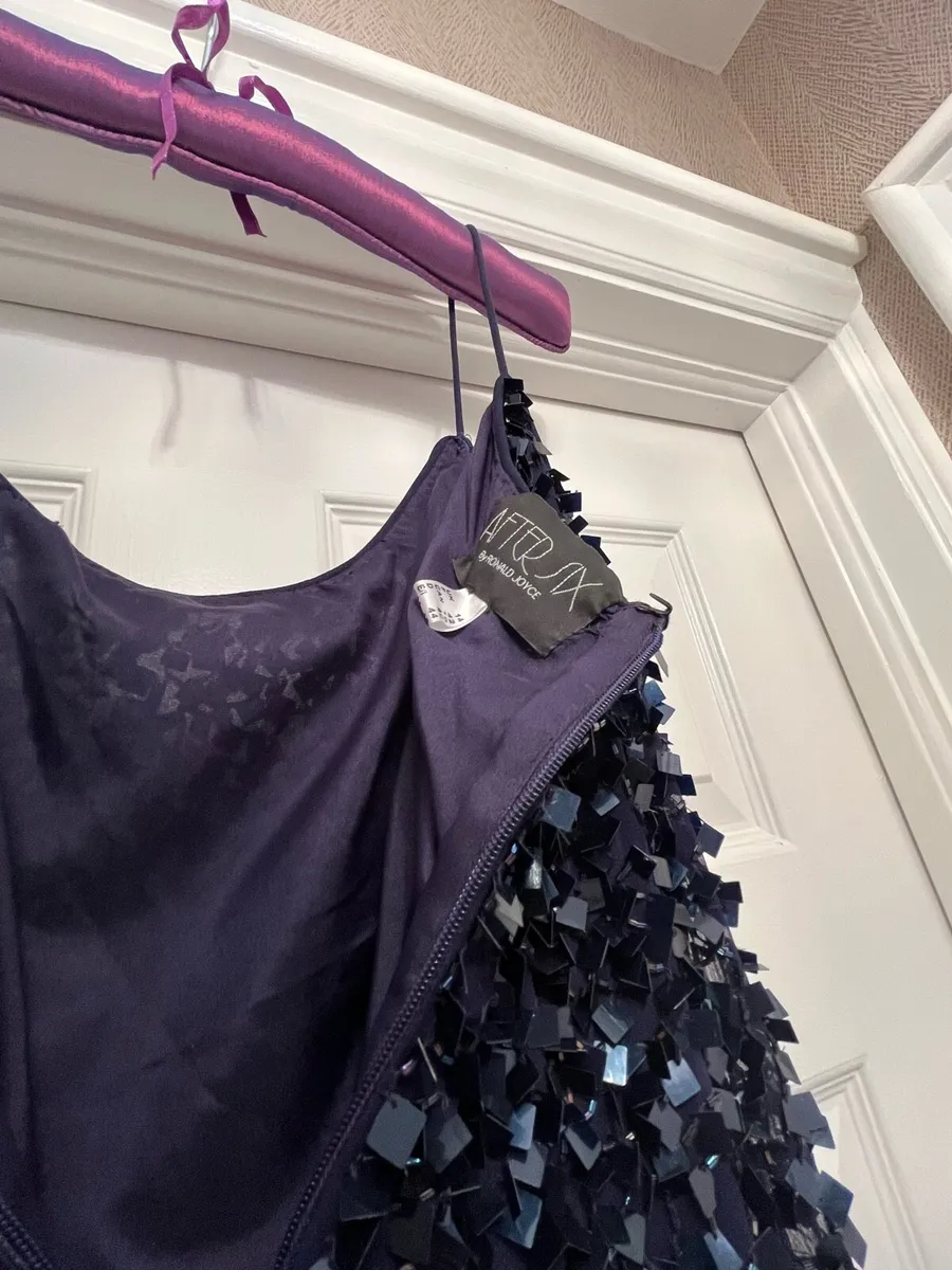 Ladies evening dresses - Image 2