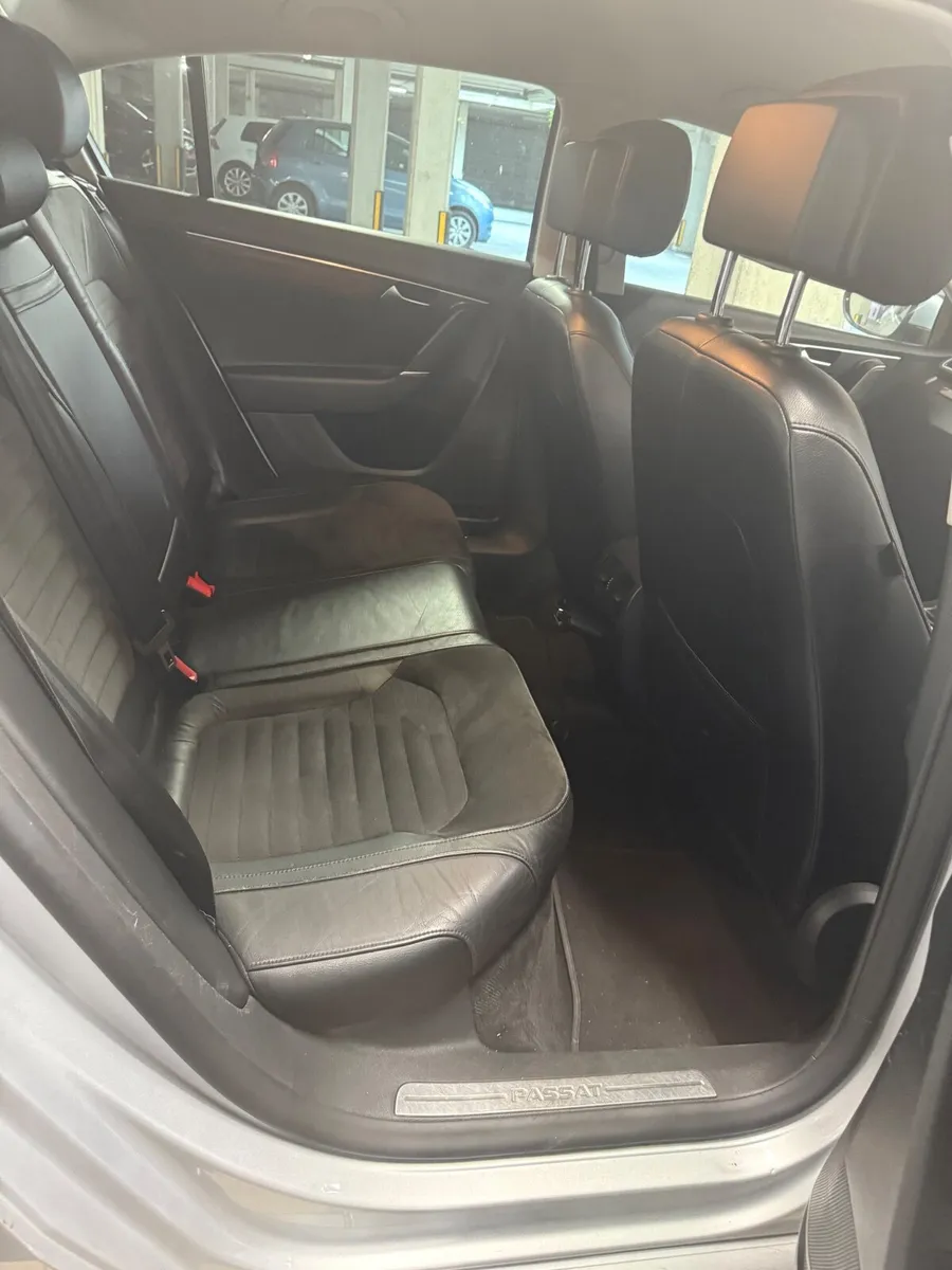 Volkswagen Passat 2012 - Image 4