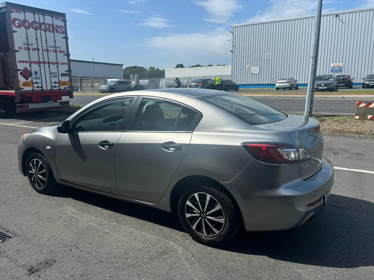 12 Mazda 3 - Image 3