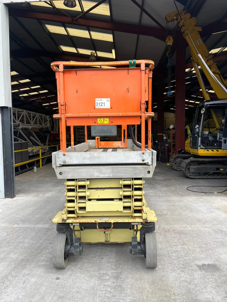 JLG ES3246 - 10m Battery scissor - year 2007 - Image 3