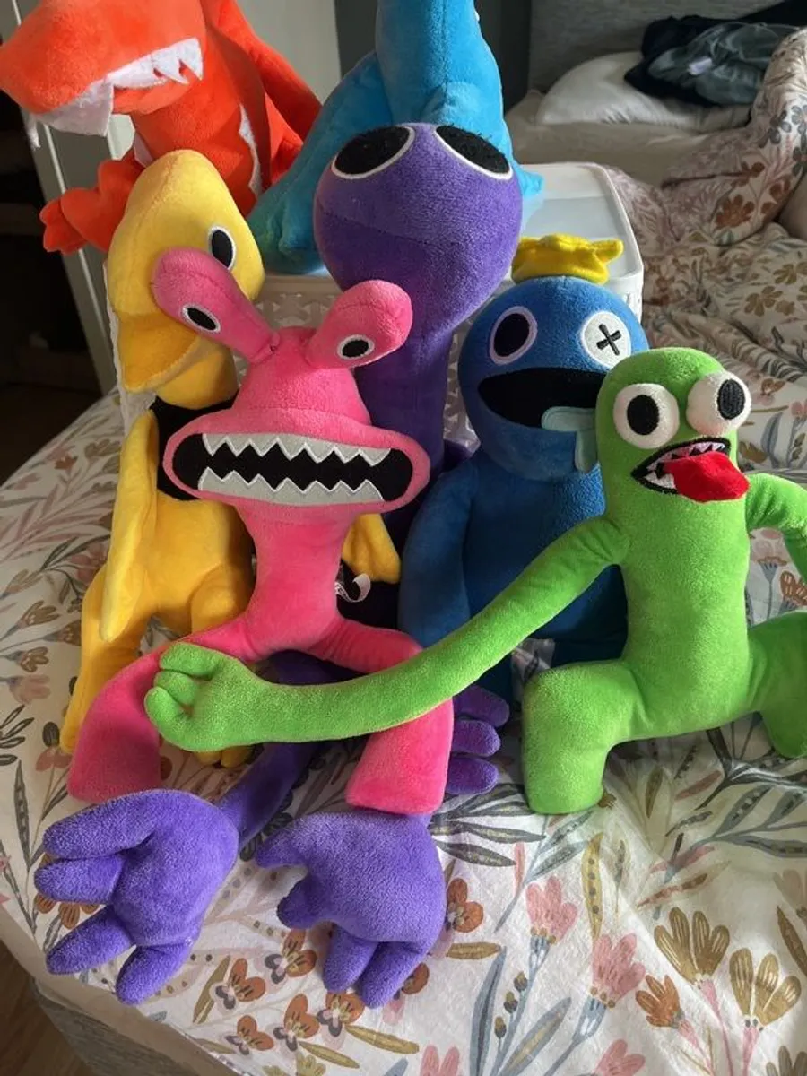 Rainbow friends plushie - Image 2